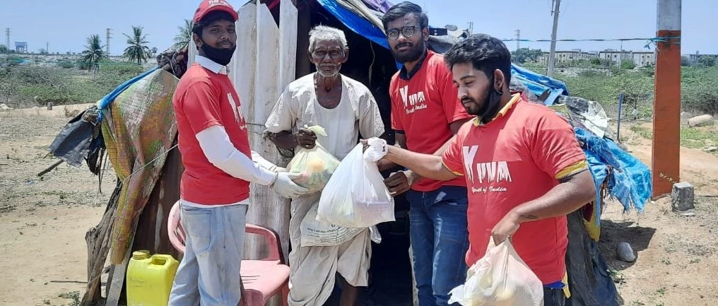 Volunteers giving financial support for Students